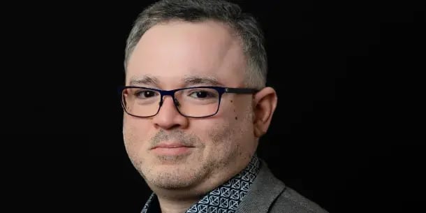 Dr_Vikram_Finavker_avmpze