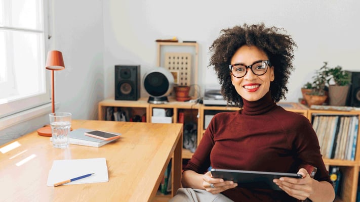 Data professional with a view of email communications, coordinating team activities and ensuring effective collaboration within the team.