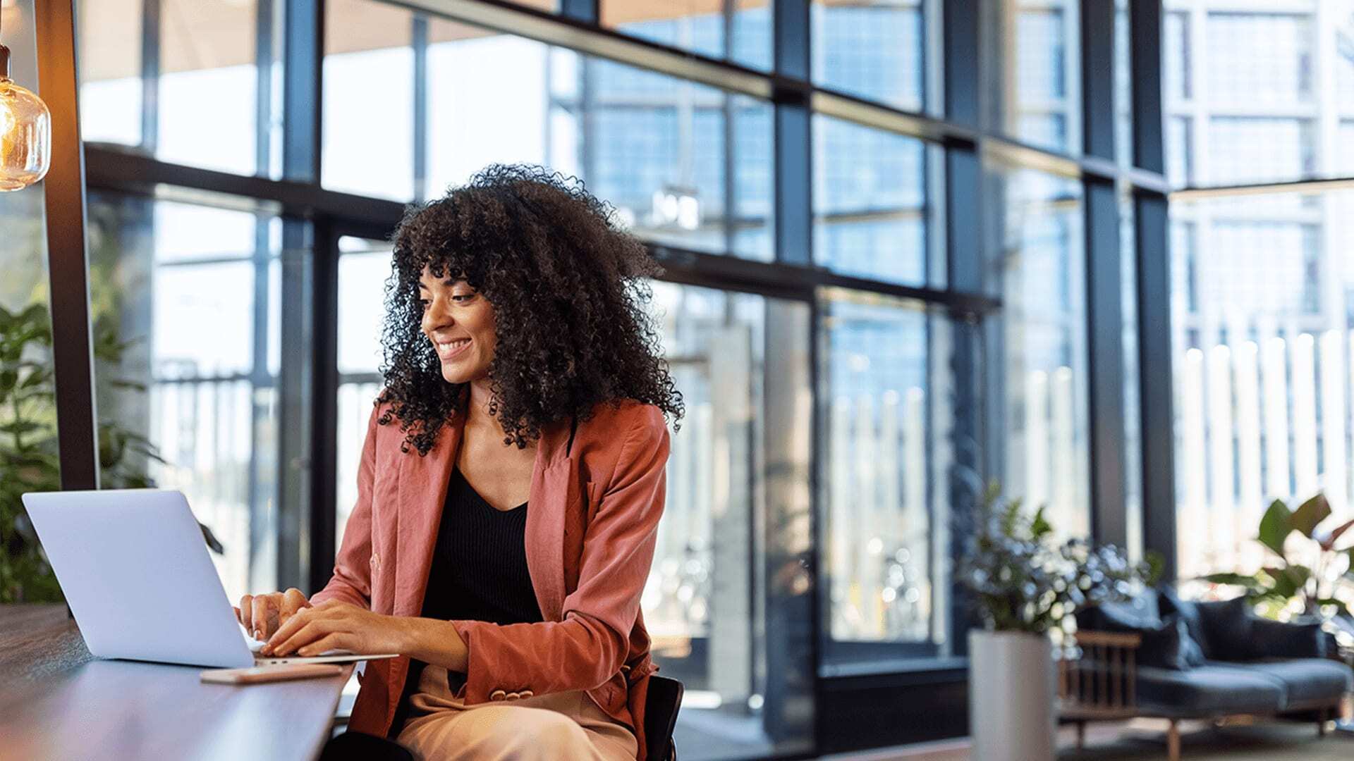 Data scientist hoping to increase her average salary by learning AI.