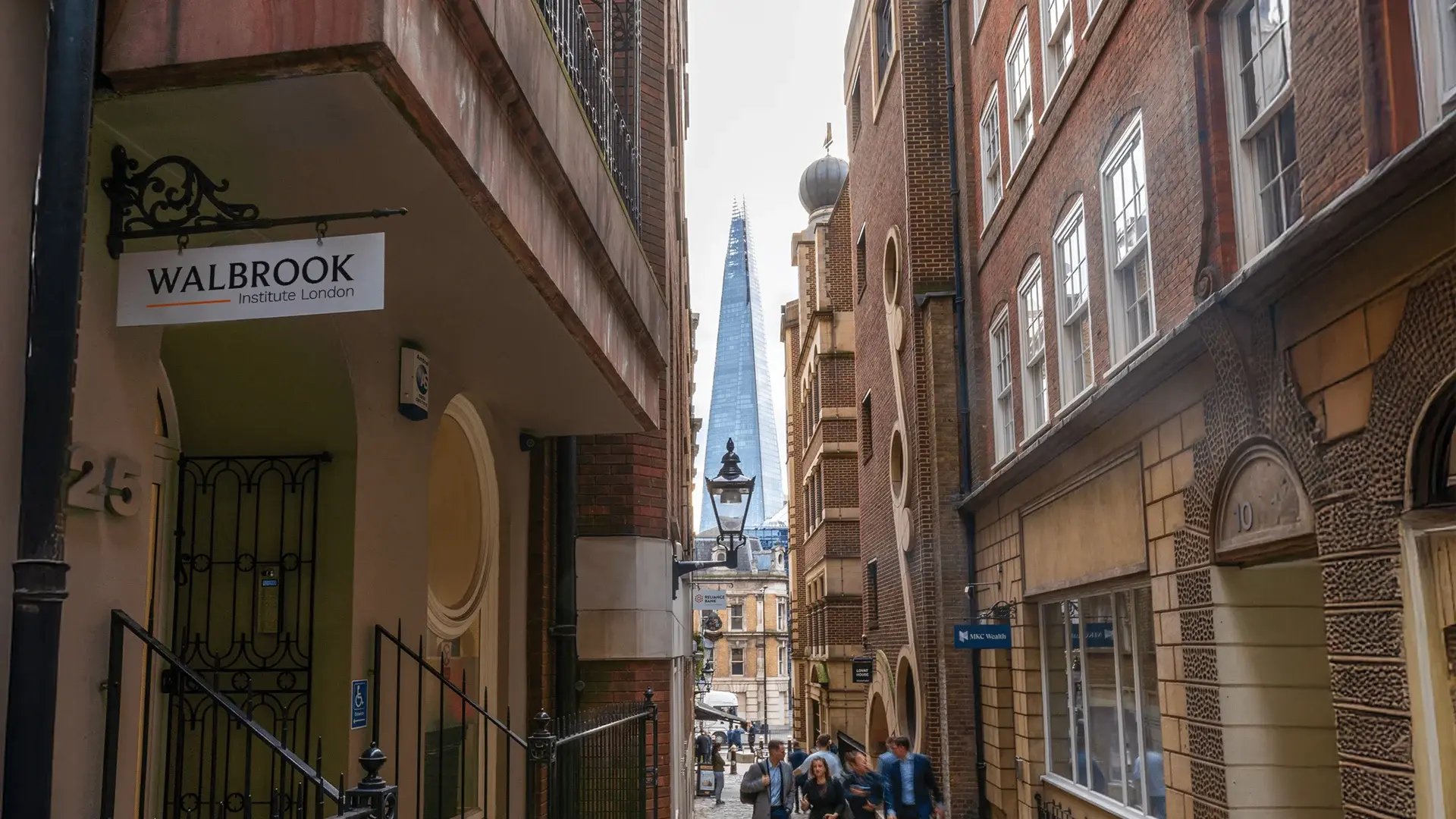 media-image-business-management-london-degrees_Walbrook_z2d1ju