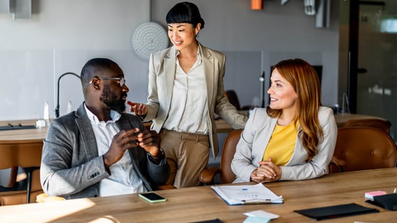 media-image-management-consultant_walbrook-2220786388